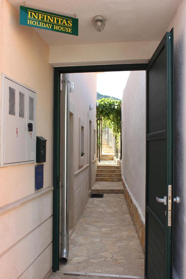 Apartments Infinitas Trogir Buitenkant foto